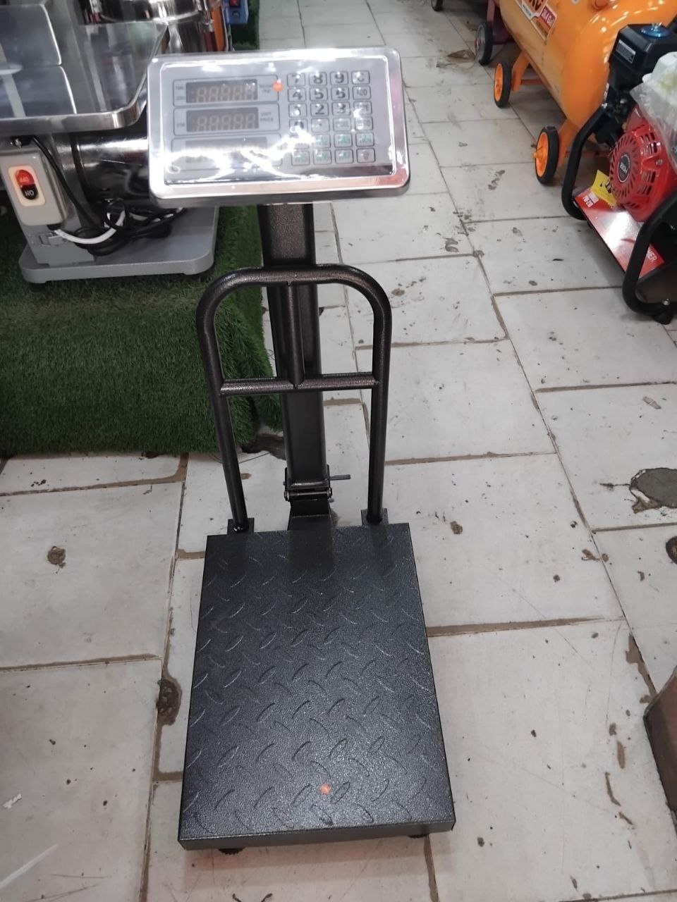 40ecc0a3-71bf-4e0b-8733-274680bb90f6 Platform Scale 150kg with guard - Image 1