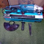 Makita GA9020 9-inch (230mm) angle grinder