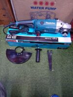 Makita GA9020 9-inch (230mm) angle grinder